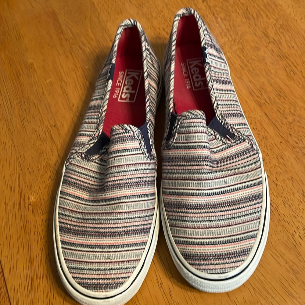 Keds slip on tennis shoes